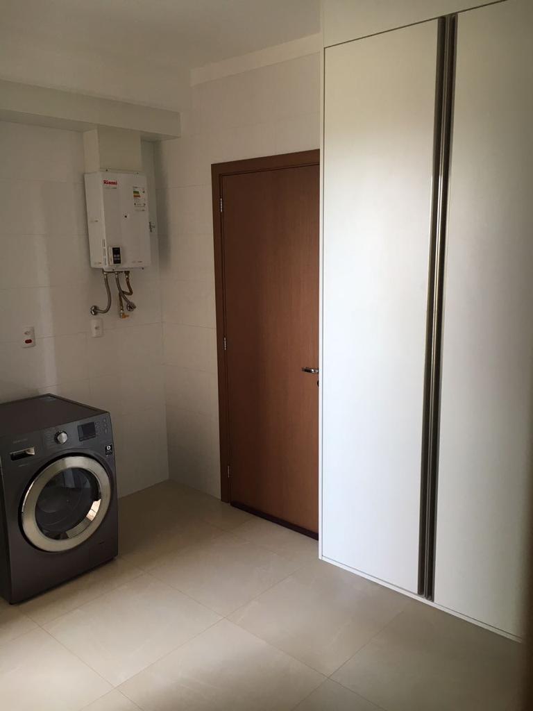 Apartamento à venda com 3 quartos, 168m² - Foto 9