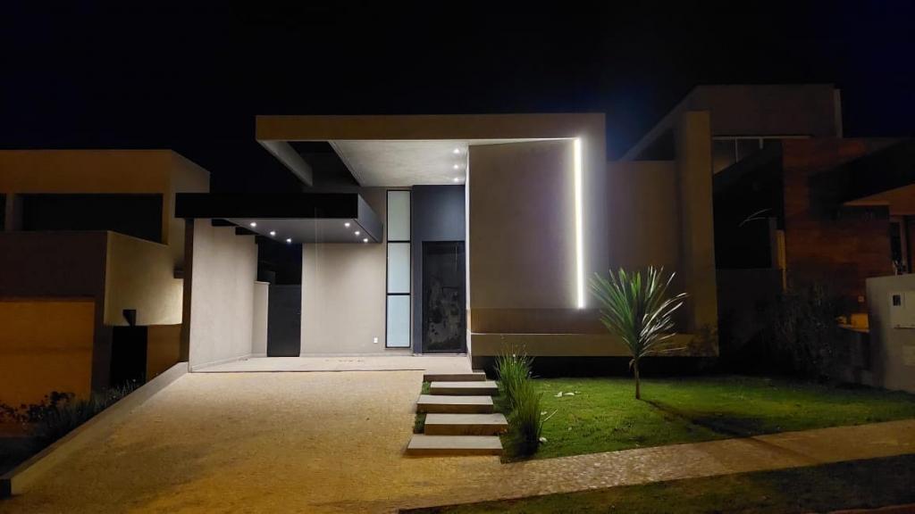 Casa de Condomínio à venda com 4 quartos, 205m² - Foto 2