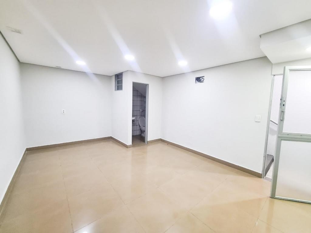 Casa à venda com 3 quartos, 116m² - Foto 1