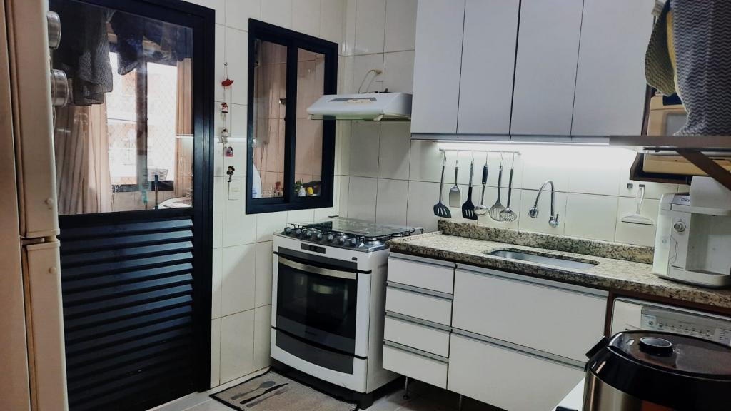 Apartamento à venda com 3 quartos, 106m² - Foto 7