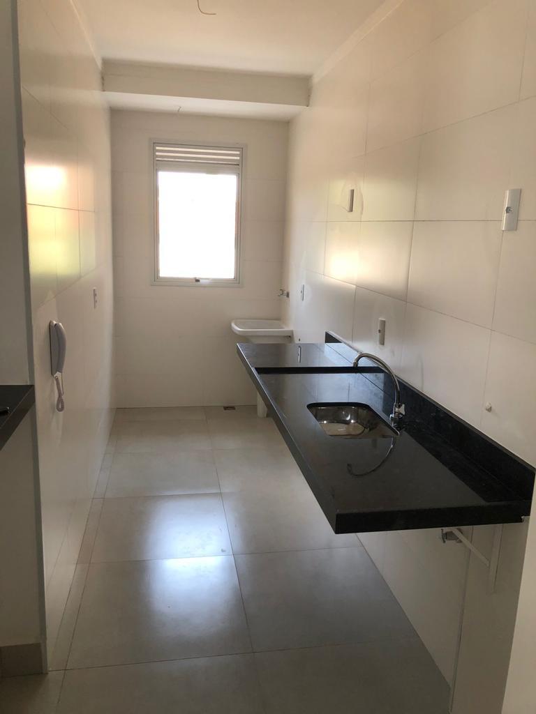 Apartamento à venda com 2 quartos, 67m² - Foto 32