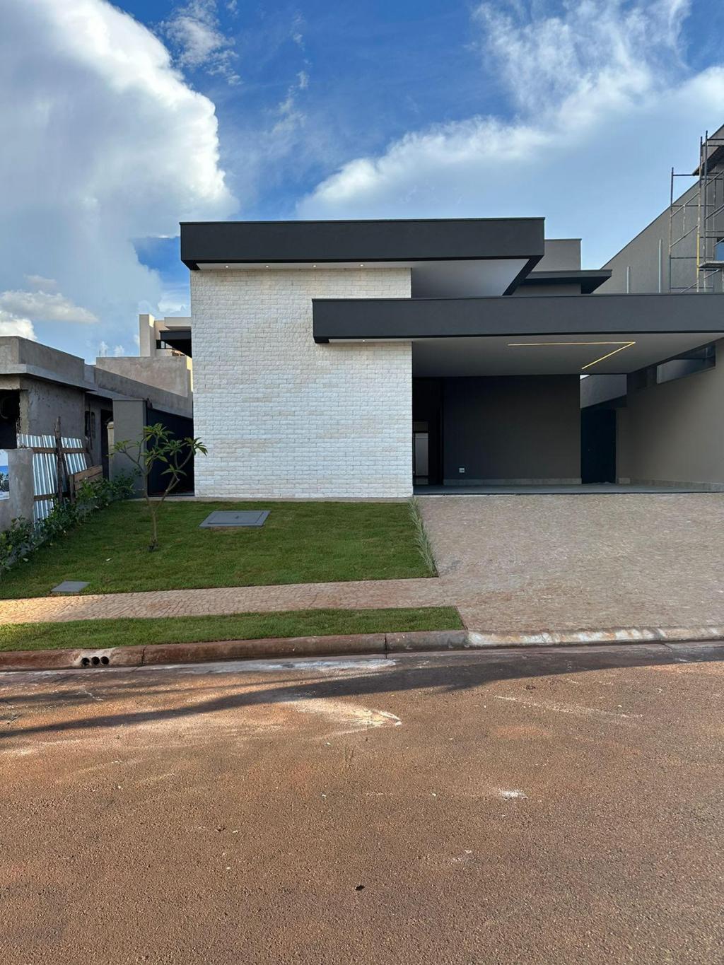 Casa de Condomínio à venda com 4 quartos, 200m² - Foto 4