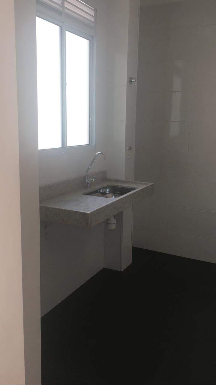 Apartamento à venda com 2 quartos, 40m² - Foto 11