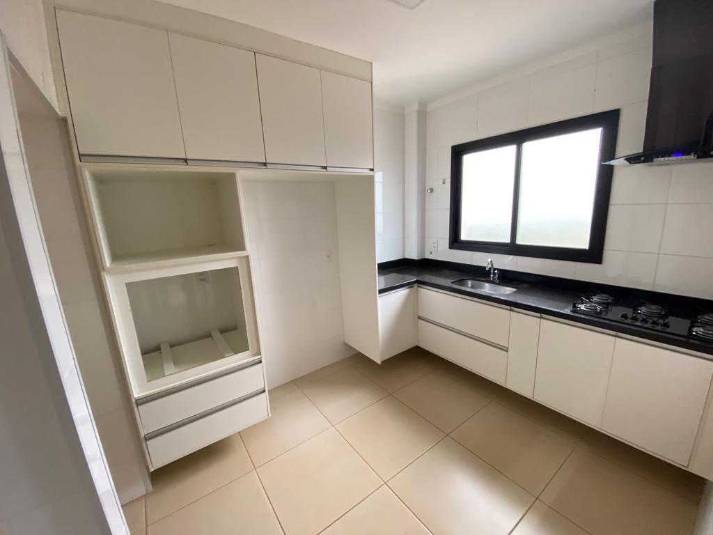 Apartamento à venda com 3 quartos, 90m² - Foto 3