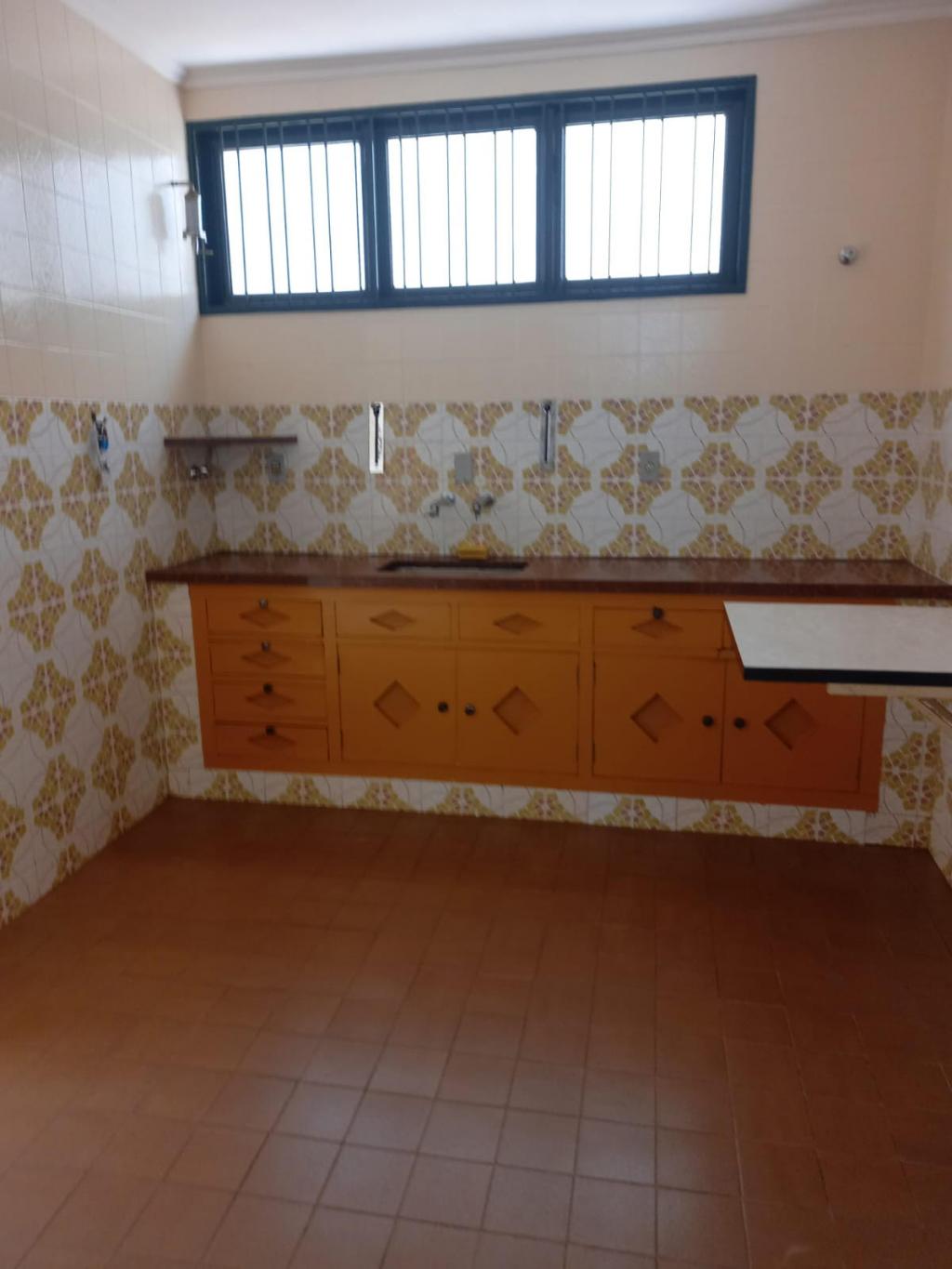 Casa à venda com 4 quartos, 232m² - Foto 2