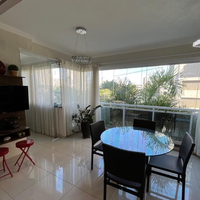 Apartamento para alugar com 3 quartos, 144m² - Foto 2