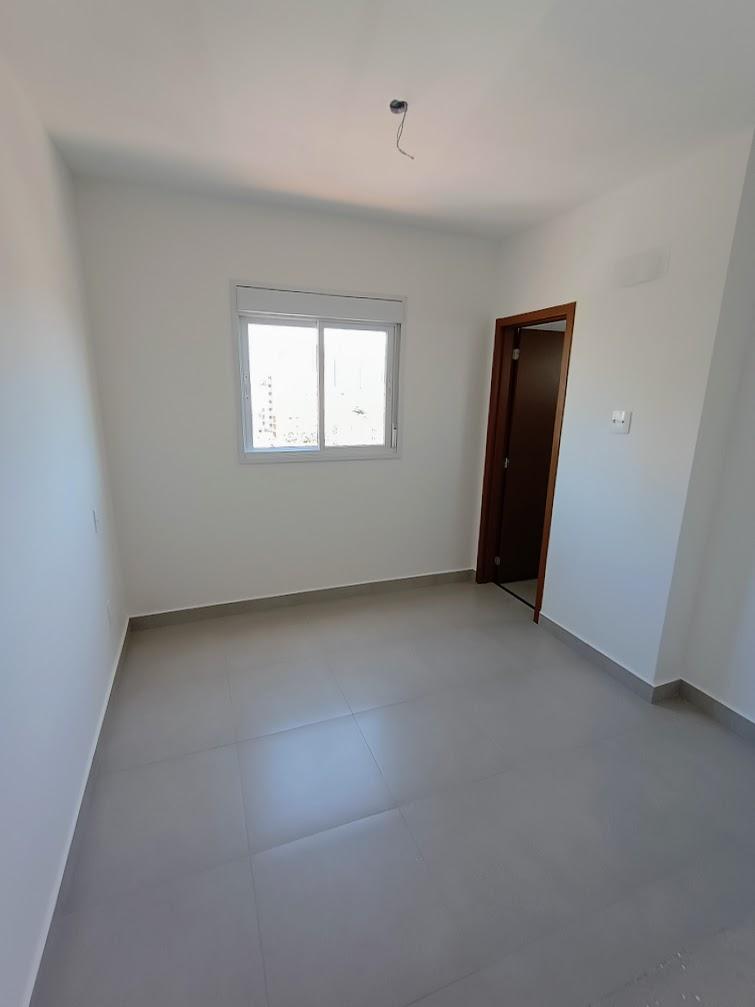 Apartamento à venda com 2 quartos, 67m² - Foto 6