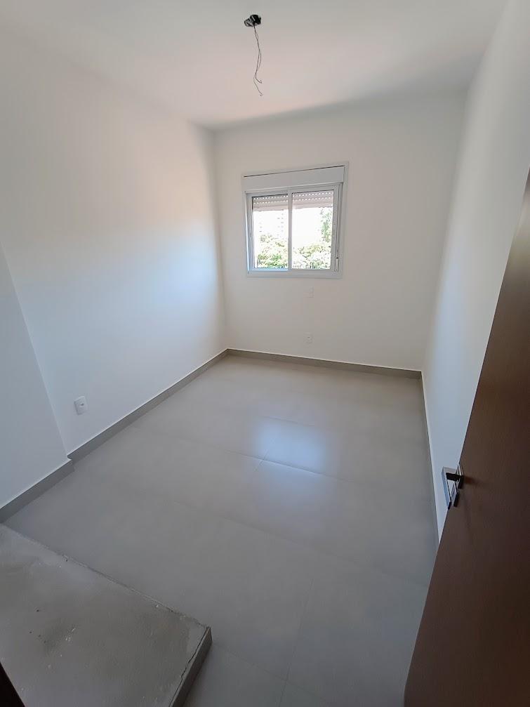 Apartamento à venda com 2 quartos, 67m² - Foto 10