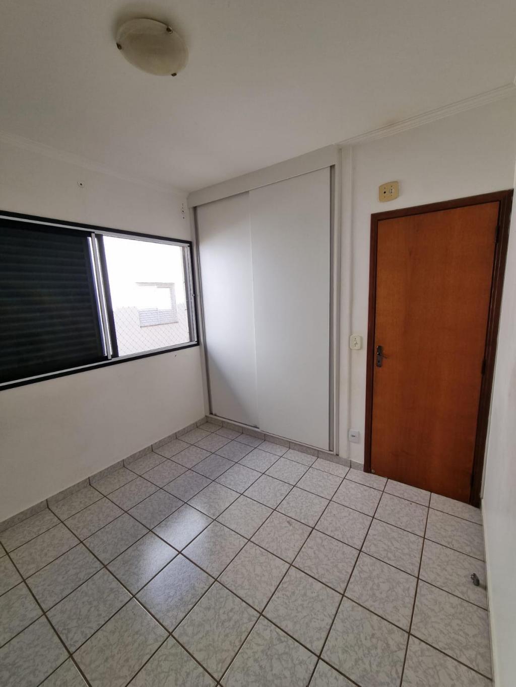 Apartamento à venda com 2 quartos, 65m² - Foto 2