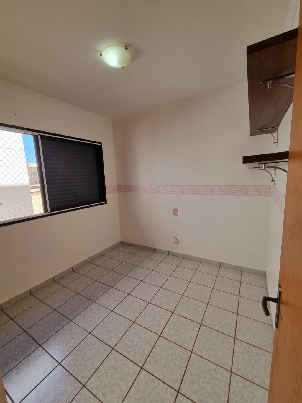 Apartamento à venda com 2 quartos, 65m² - Foto 3