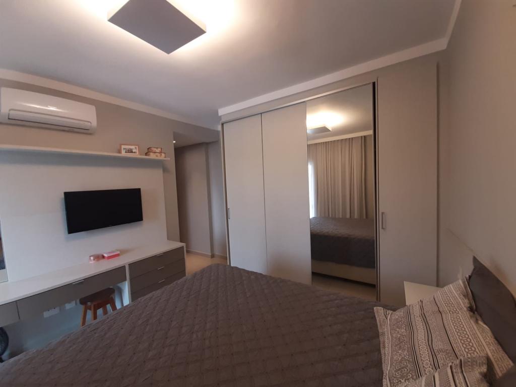 Apartamento à venda com 3 quartos, 114m² - Foto 3