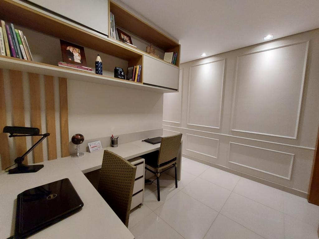 Apartamento à venda com 3 quartos, 200m² - Foto 7