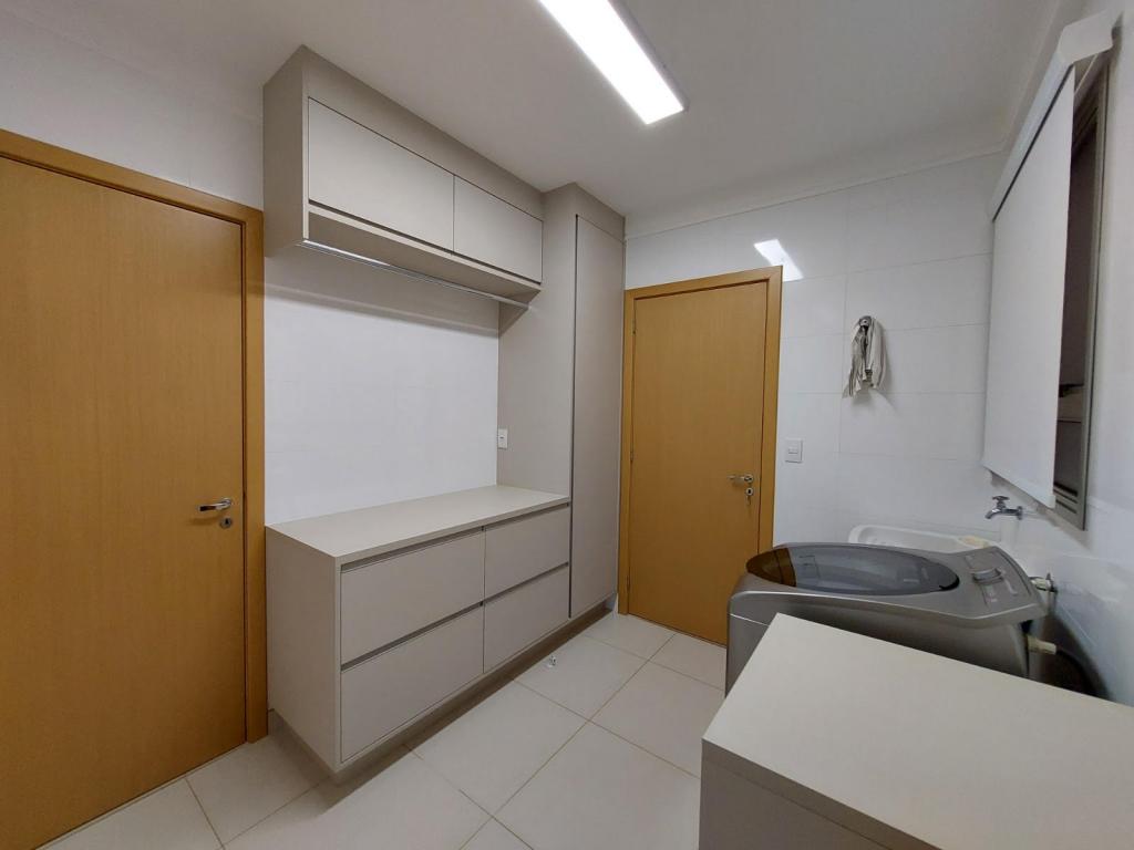 Apartamento à venda com 3 quartos, 200m² - Foto 15