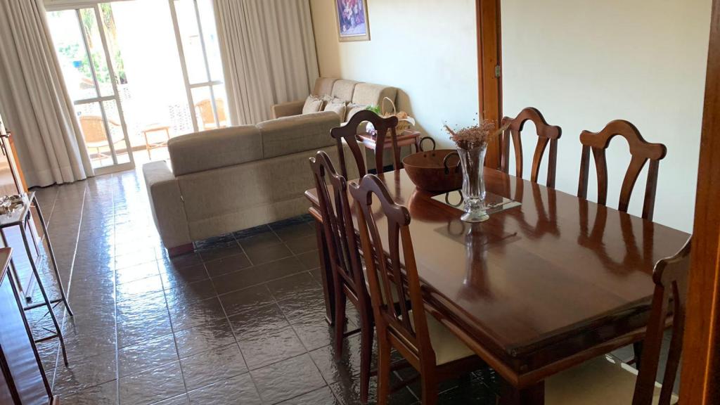 Apartamento à venda com 3 quartos, 160m² - Foto 4