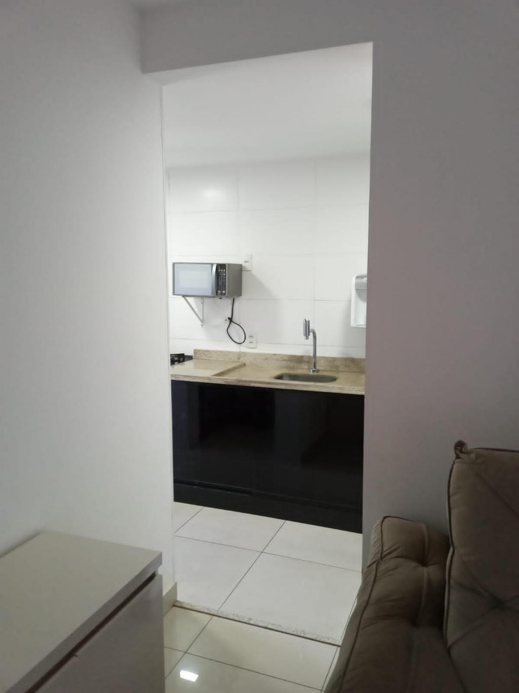 Apartamento à venda com 3 quartos, 107m² - Foto 2