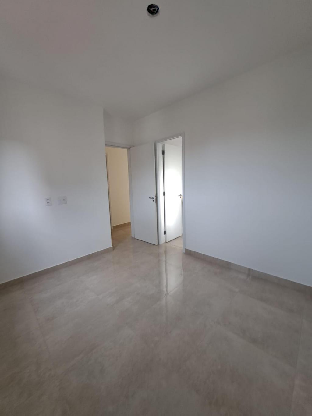 Apartamento à venda com 2 quartos, 80m² - Foto 2