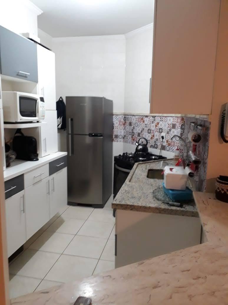 Apartamento à venda com 2 quartos, 77m² - Foto 2