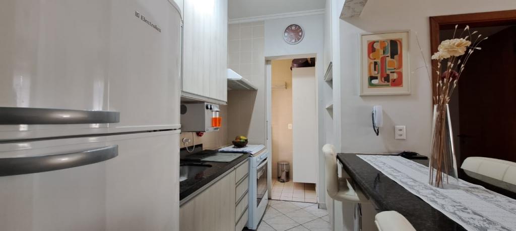 Apartamento à venda com 2 quartos, 65m² - Foto 11