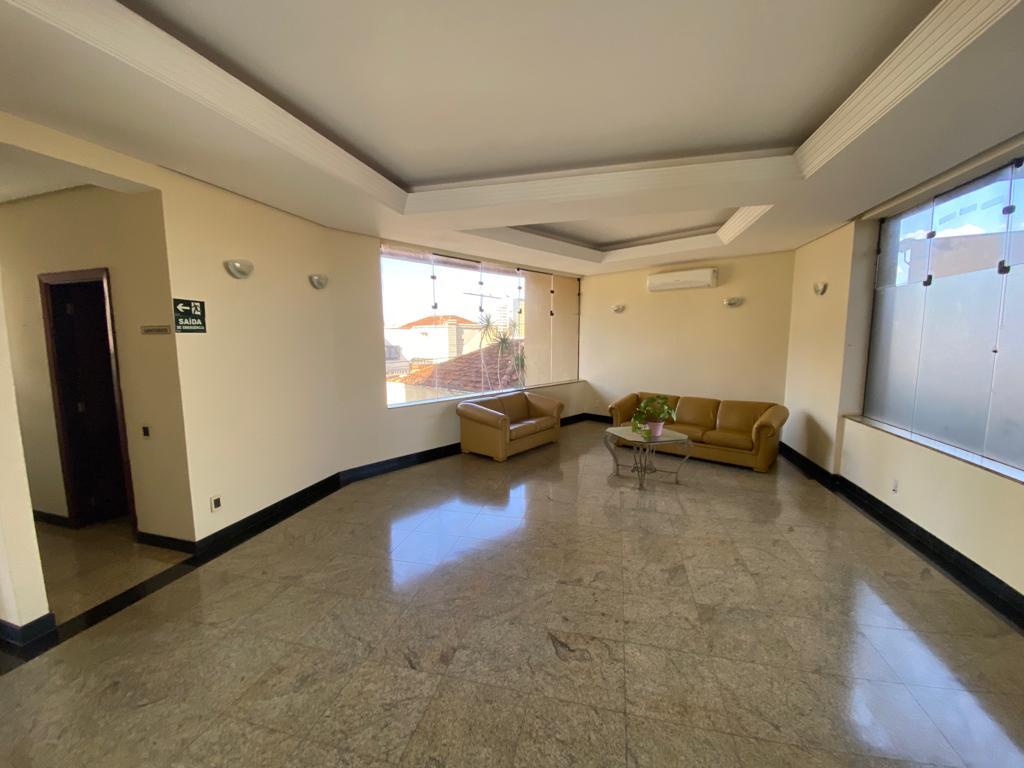 Apartamento à venda com 3 quartos, 185m² - Foto 7