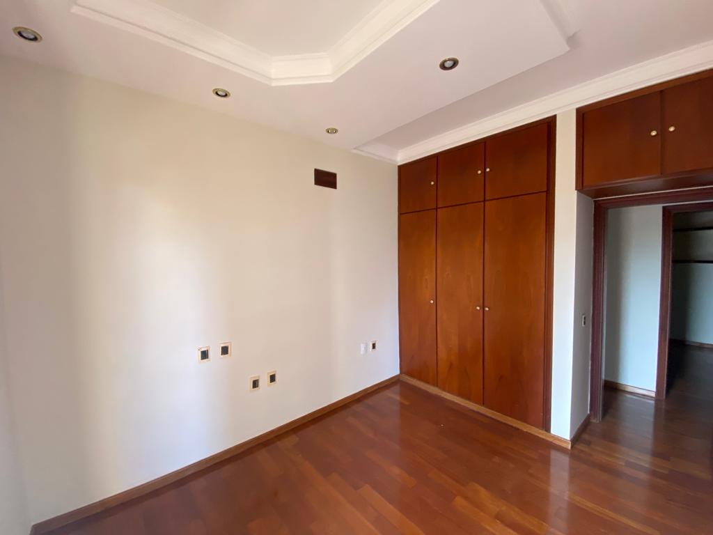 Apartamento à venda com 3 quartos, 185m² - Foto 22