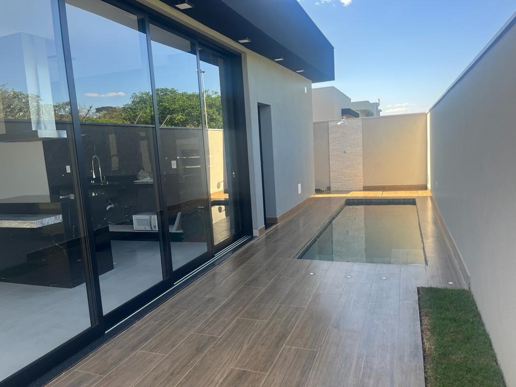 Casa de Condomínio à venda com 3 quartos, 157m² - Foto 2