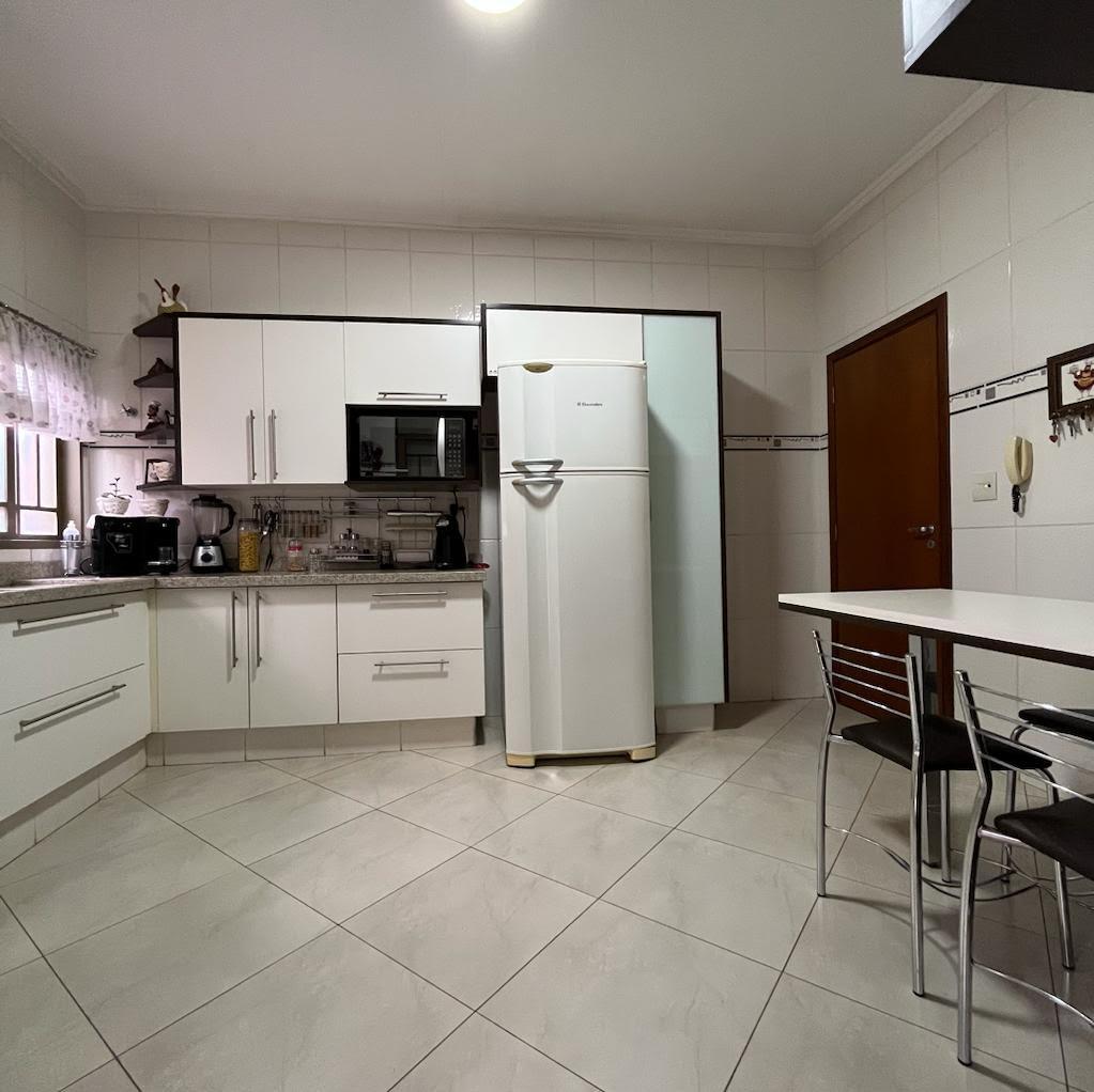 Casa à venda com 4 quartos, 265m² - Foto 34