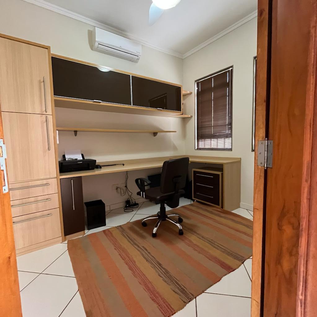 Casa à venda com 4 quartos, 265m² - Foto 3