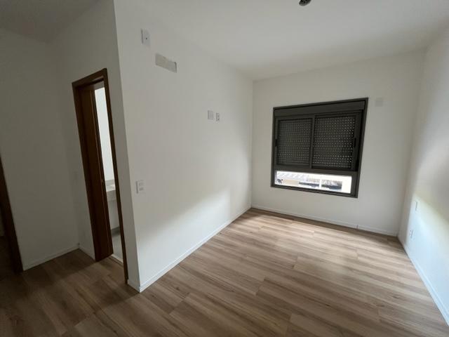 Apartamento à venda com 2 quartos, 82m² - Foto 4