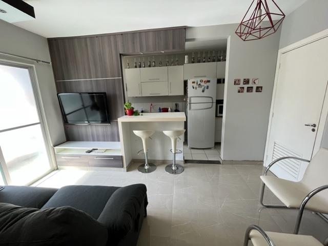 Apartamento à venda com 2 quartos, 57m² - Foto 1