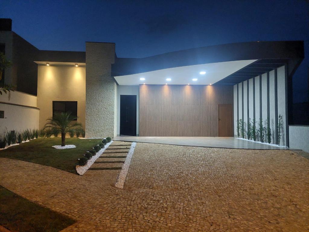 Casa de Condomínio à venda com 3 quartos, 167m² - Foto 1