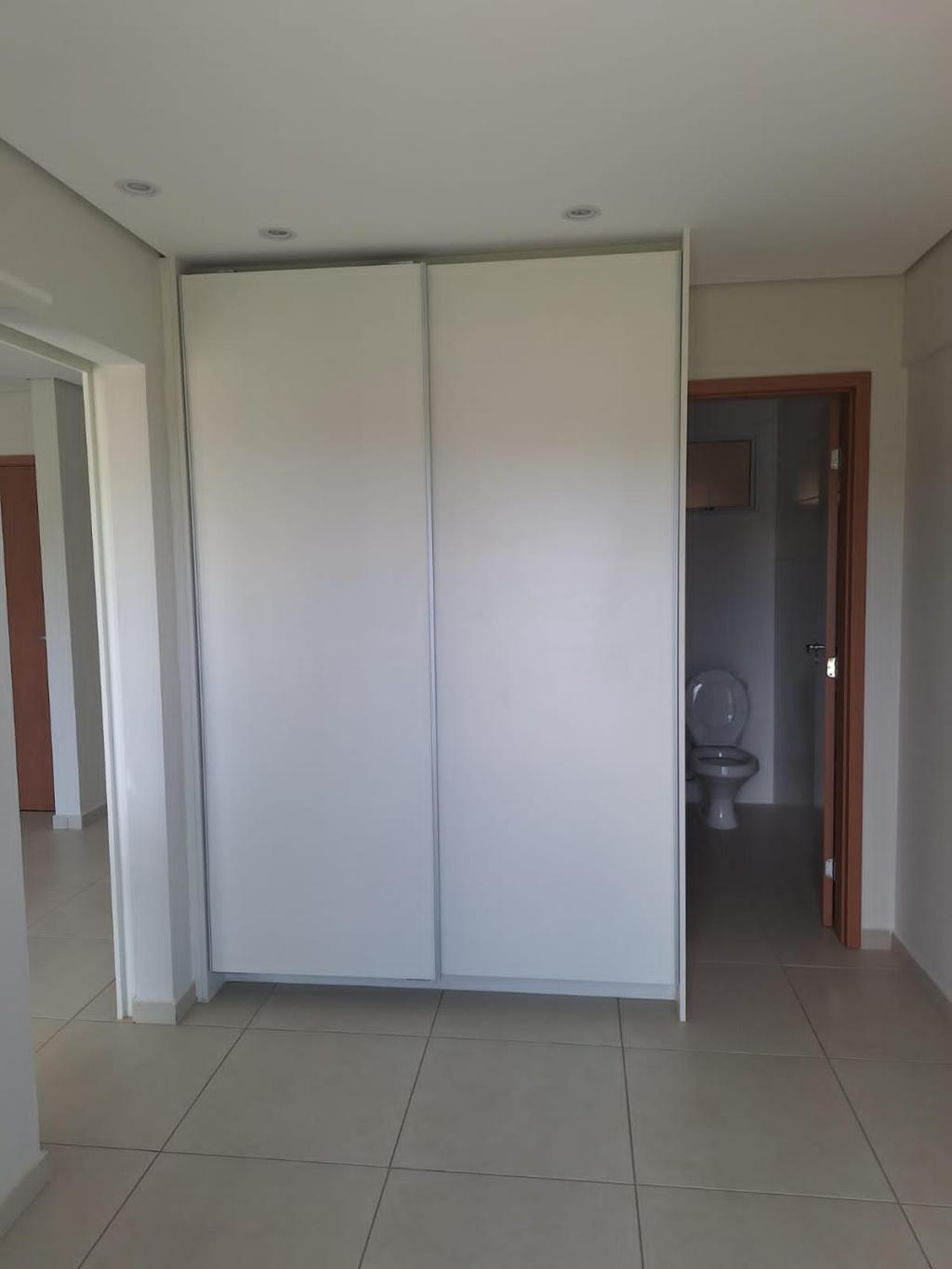 Apartamento à venda com 1 quarto, 34m² - Foto 2