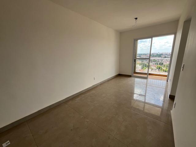 Apartamento à venda com 2 quartos, 67m² - Foto 26