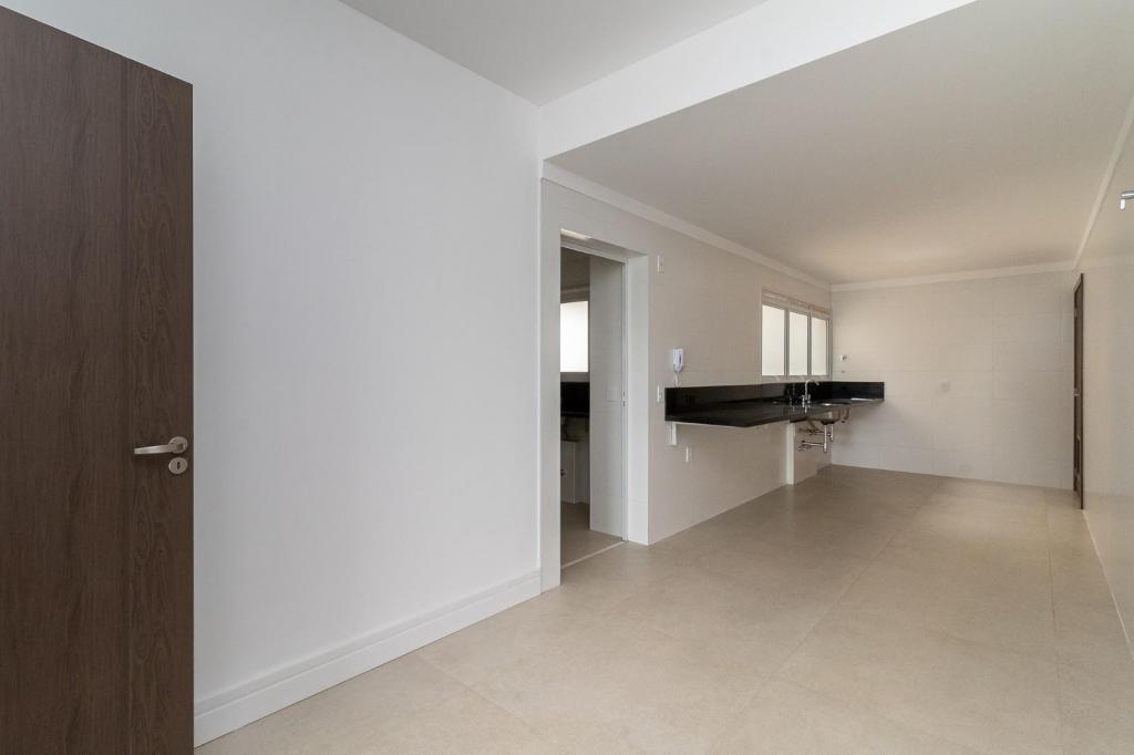 Apartamento à venda com 3 quartos, 237m² - Foto 19