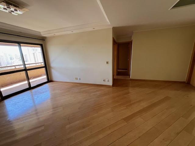 Apartamento à venda com 4 quartos, 170m² - Foto 2