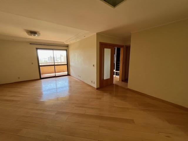 Apartamento à venda com 4 quartos, 170m² - Foto 1