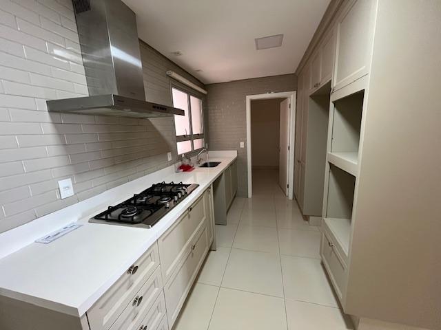 Apartamento à venda com 3 quartos, 200m² - Foto 3