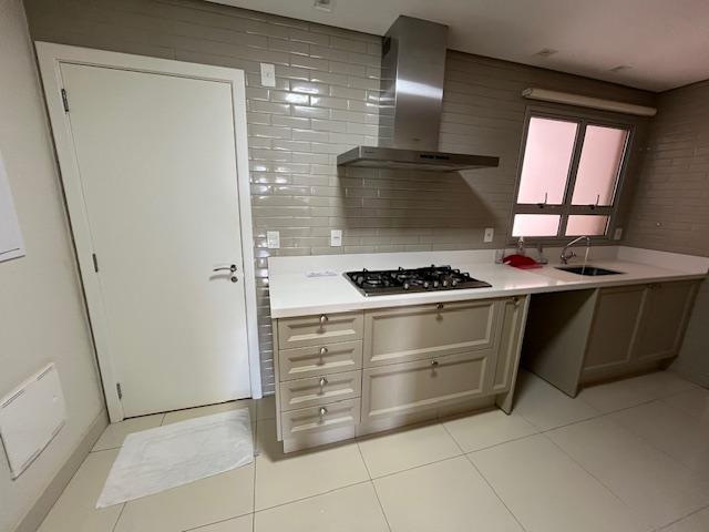 Apartamento à venda com 3 quartos, 200m² - Foto 4