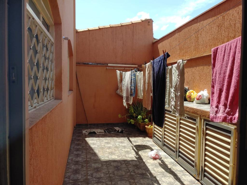 Casa à venda com 2 quartos, 197m² - Foto 8