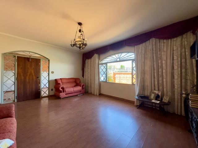 Casa à venda com 3 quartos, 250m² - Foto 8