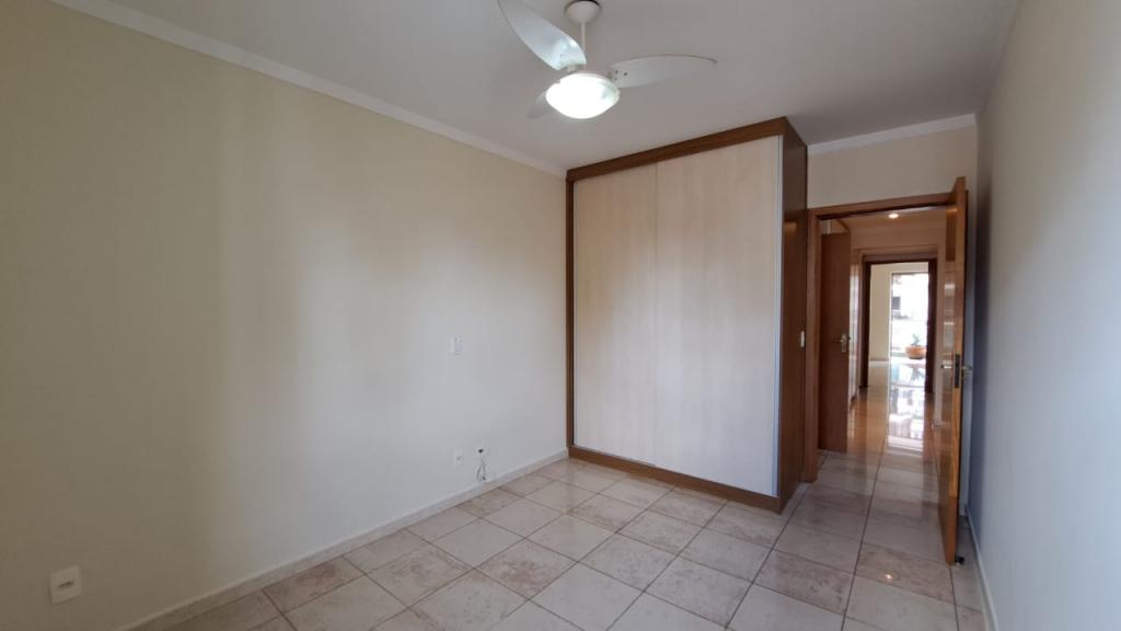 Apartamento à venda com 4 quartos, 162m² - Foto 4