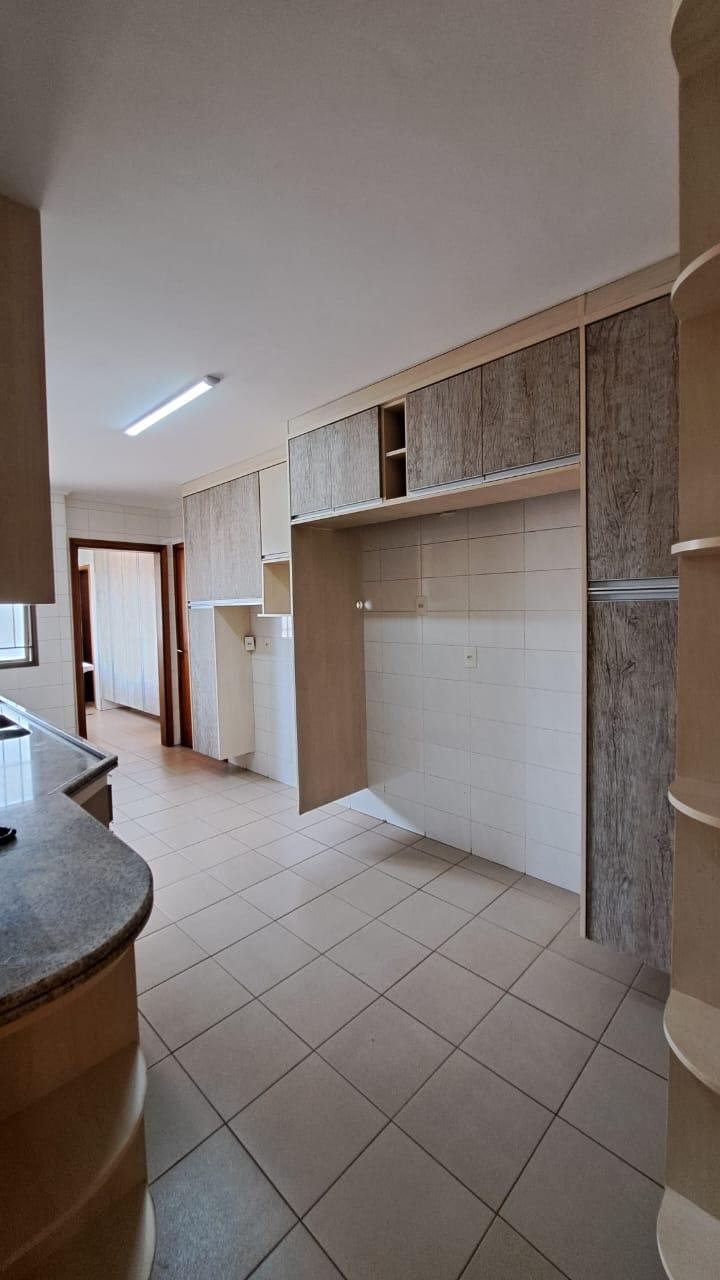 Apartamento à venda com 4 quartos, 162m² - Foto 15