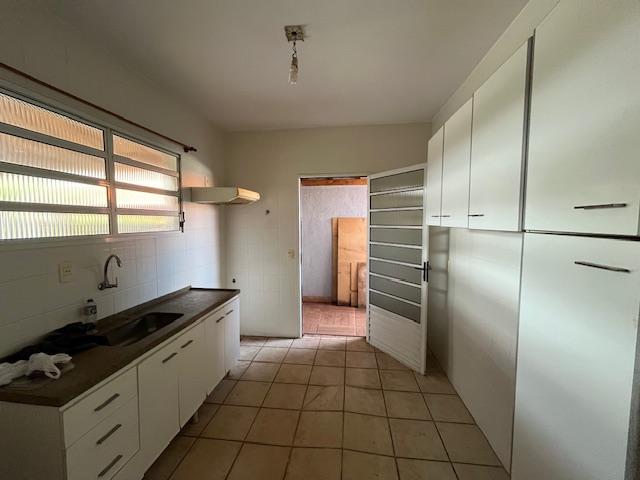 Casa de Condomínio à venda com 4 quartos, 130m² - Foto 2