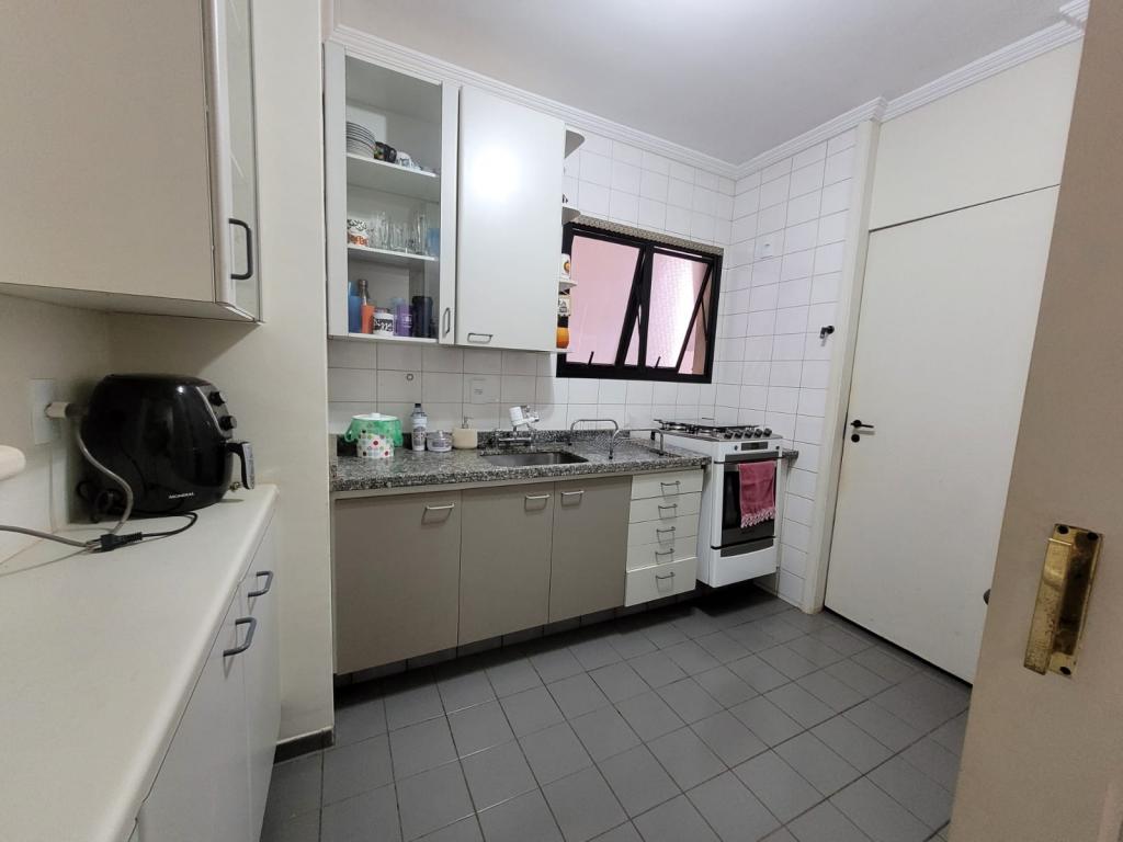 Apartamento à venda com 2 quartos, 80m² - Foto 3