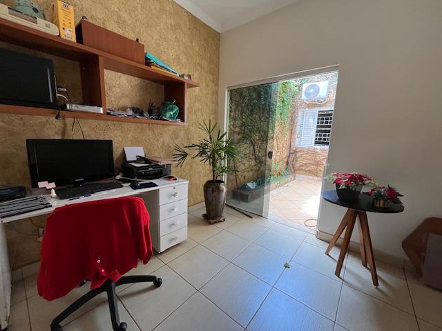 Casa à venda com 3 quartos, 210m² - Foto 20