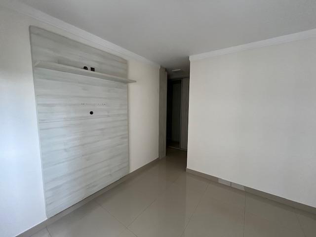 Apartamento à venda com 3 quartos, 140m² - Foto 2