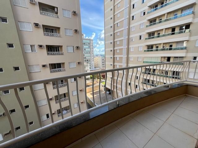 Apartamento à venda com 2 quartos, 70m² - Foto 3