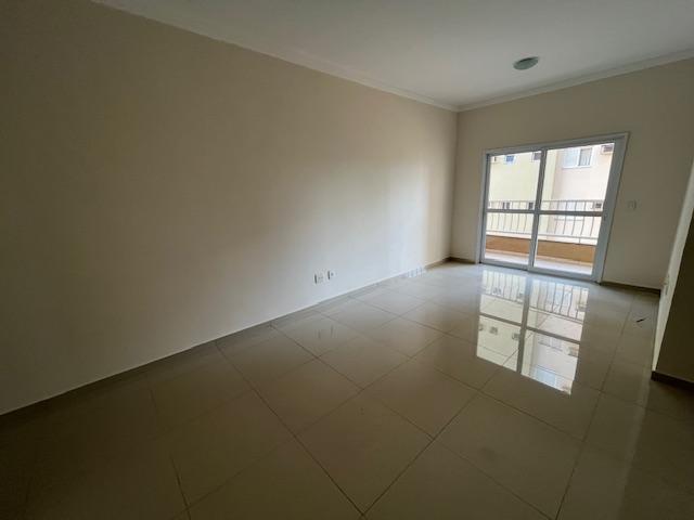 Apartamento à venda com 2 quartos, 70m² - Foto 1