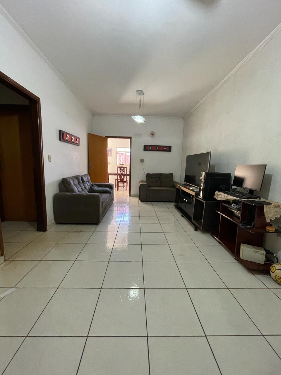 Casa à venda com 2 quartos, 120m² - Foto 1