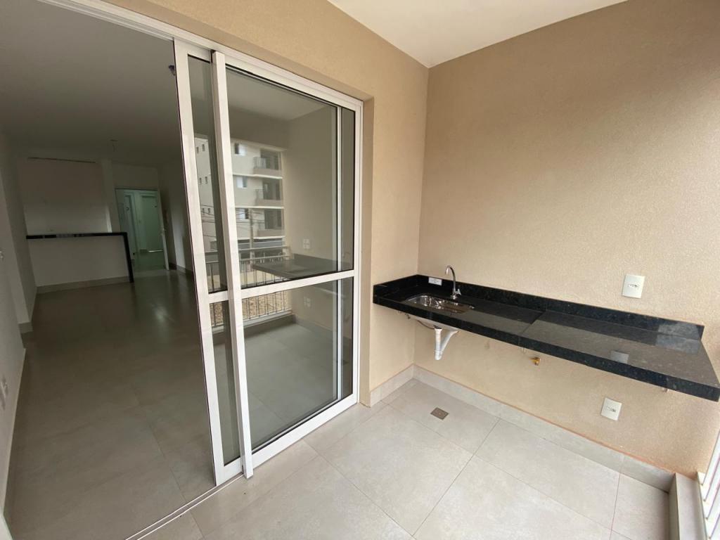 Apartamento à venda com 2 quartos, 67m² - Foto 4