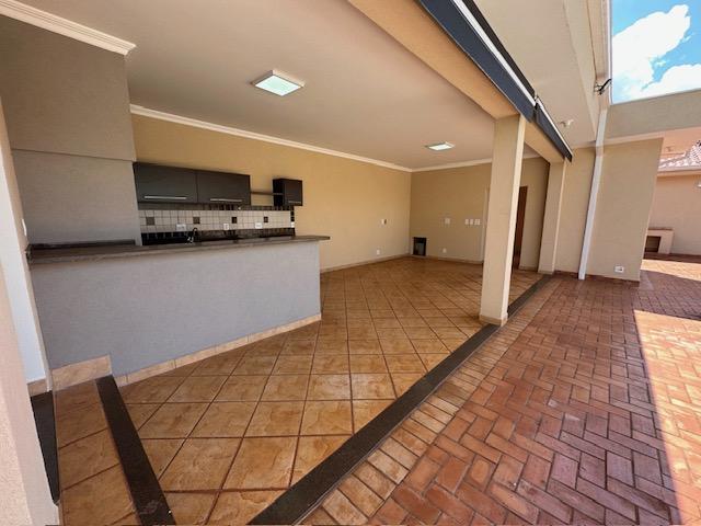 Casa à venda com 5 quartos, 324m² - Foto 15